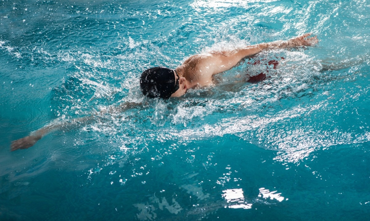 为何选用“空气能泳池热泵”的游泳馆生意越来越好？